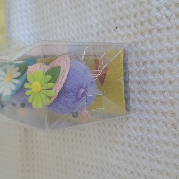 ASSORTED EASTER DECOR CHICKS - Picture 4 of 6